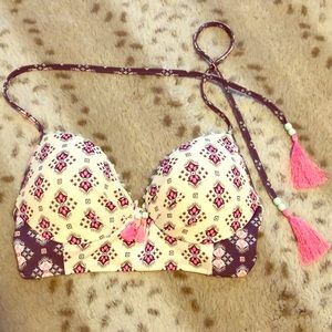 Victoria’s Secret white swimsuit top size 32C
